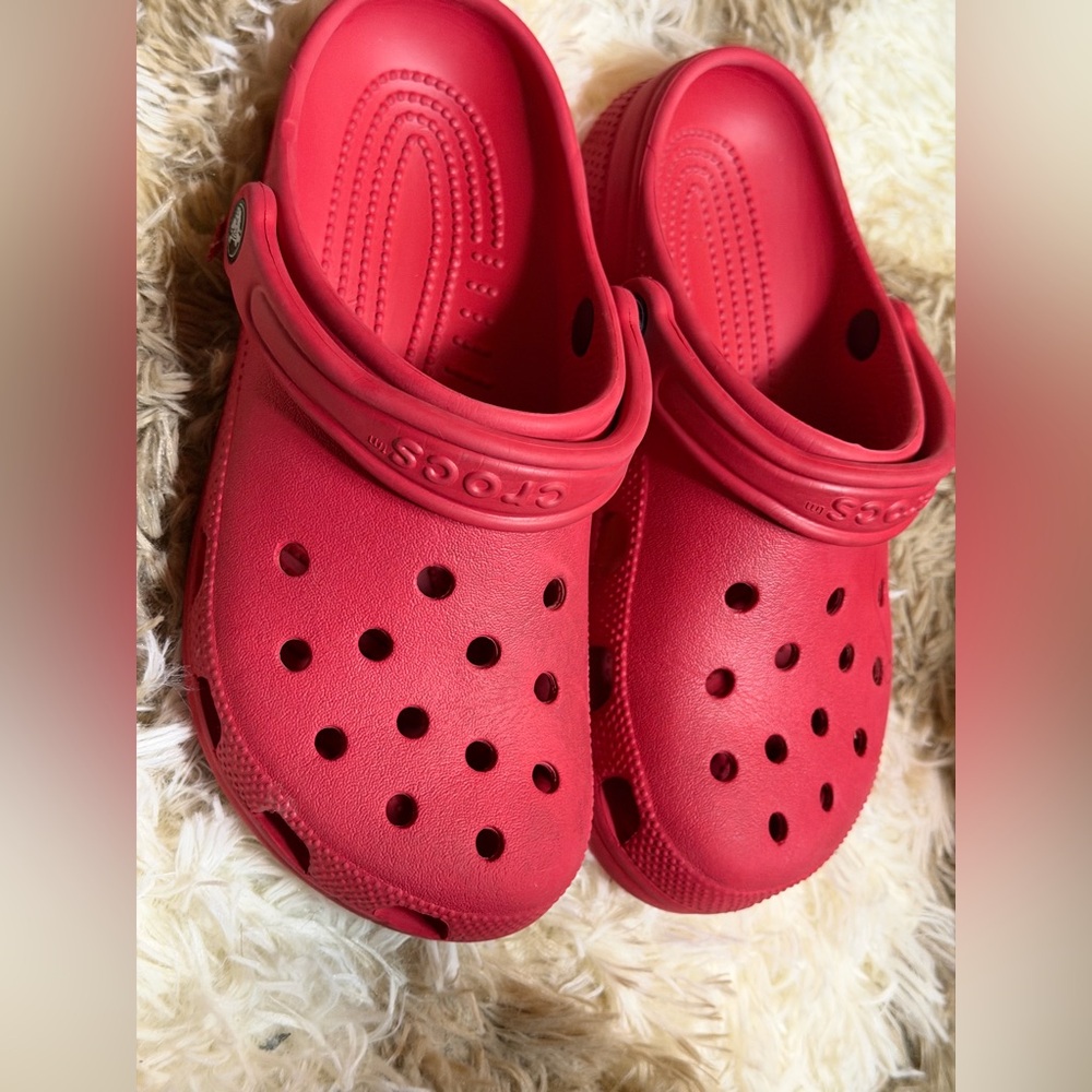 CROCS